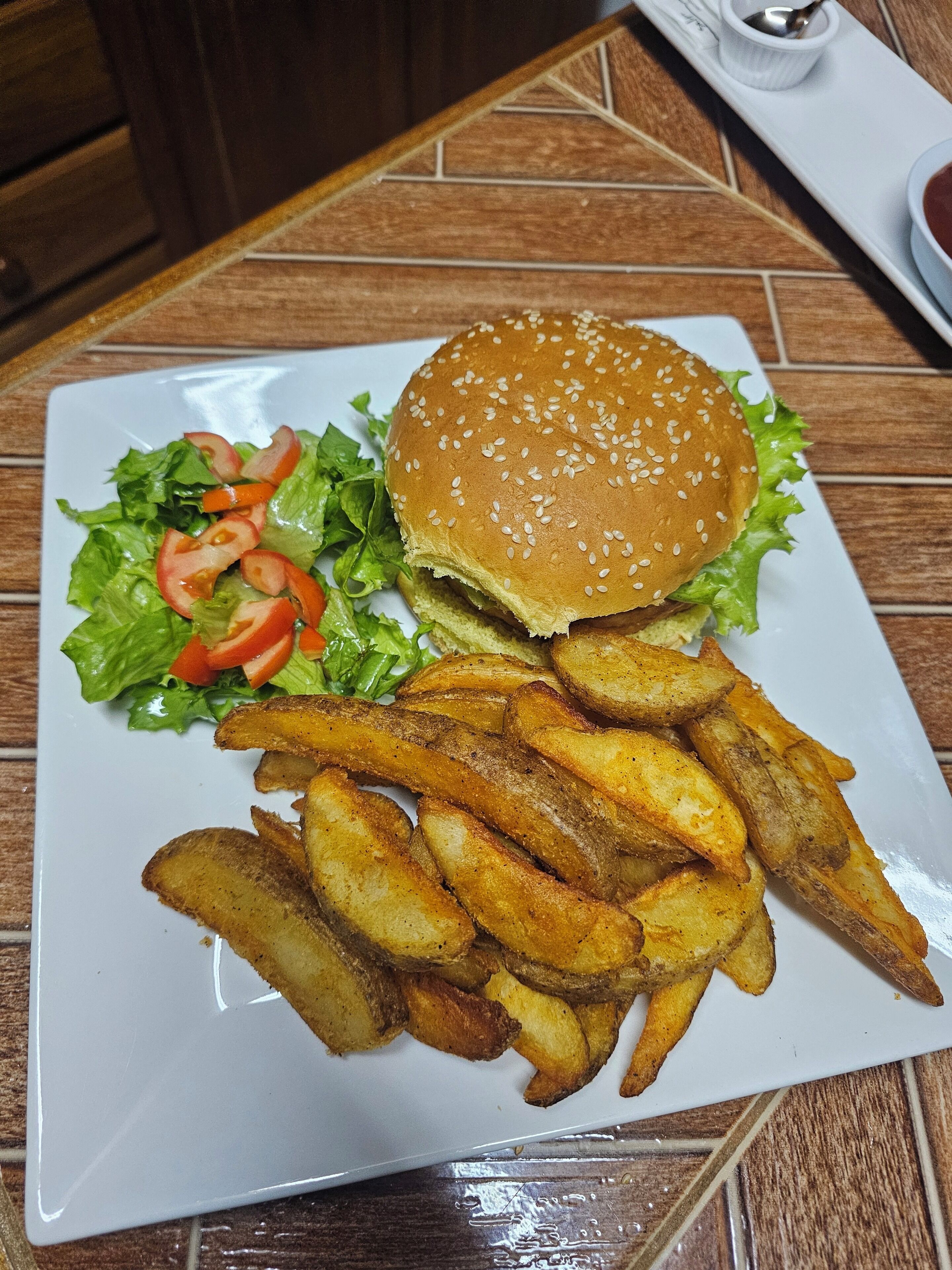 餐飲
