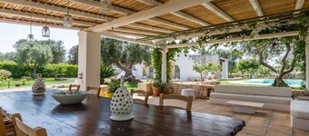 Splendid Apulian property with swimming pool Trullo Alberi belli (ex-Petra Nera)