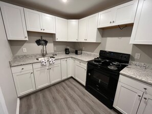 Microwave, oven, stovetop, dishwasher - Welcome Home to The Masters #2 (North Augusta)