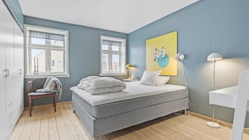4 bedrooms, travel crib, free WiFi