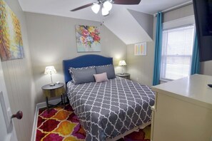3 chambres, fer et planche à repasser, Wi-Fi gratuit, draps fournis