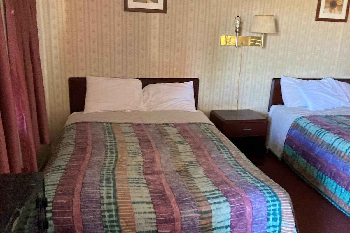 1 habitación, escritorio, wifi gratis y ropa de cama