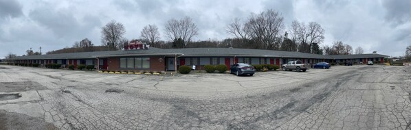 Front of property - Beaver Falls Motel (Beaver Falls)