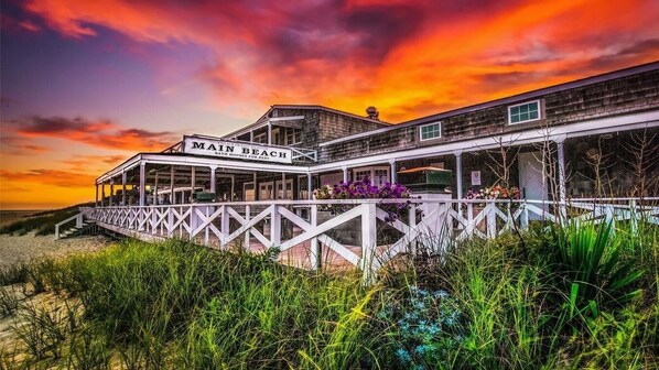 Exterior - Terrific 4 bedroom house in East Hampton with AC, WiFi- share (East Hampton)