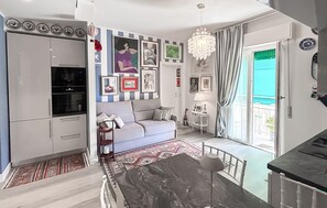 TV - Stunning apartment in Chiavari with WiFi (Chiavari)