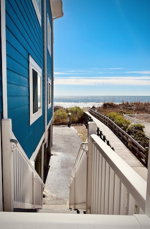 Property grounds - Marley Cove: Beautiful Condo in Cherry Grove, NMB Just Steps from the Shore (North Myrtle Beach)