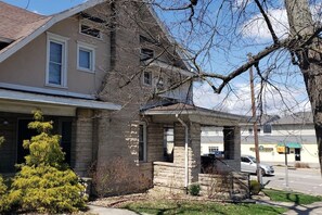 Exterior - B-town Overlook (Bloomington)