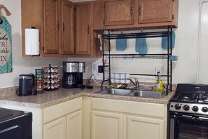 Fridge, microwave, oven, stovetop - B-town Overlook (Bloomington)