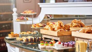 Free daily buffet breakfast