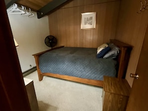 2 Schlafzimmer, Bügeleisen/Bügelbrett, Bettwäsche