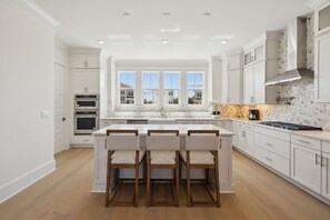 Fridge, microwave, oven, dishwasher - New luxury 4-bedroom house in fabulous scenic 30a, Santa Rosa Beach (Santa Rosa Beach)