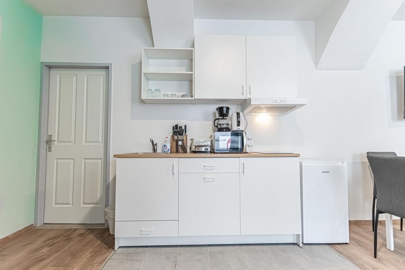 Microwave, stovetop, coffee/tea maker, toaster