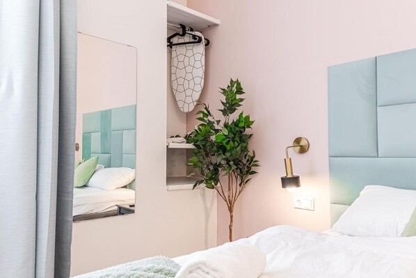 1 bedroom, WiFi, bed sheets