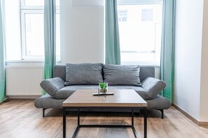 Smart TV - Barrier-Free: 2 Neighboring Apts. Ideal for groups (Vienna)