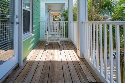 Luxurious Beachfront Mansion in Panama City Beach with Private Pool upto 16 ppl
