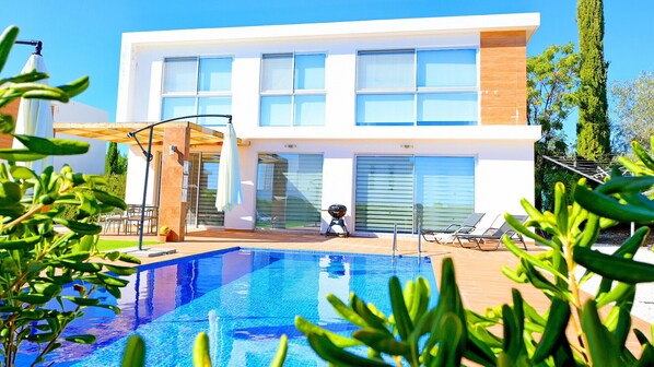 Pool - Villa 7 - Coral Elite Residences (Coral Bay)