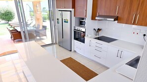 Fridge, microwave, oven, dishwasher - Villa 7 - Coral Elite Residences (Coral Bay)