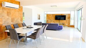 Dining - Villa Monza (Coral Bay)