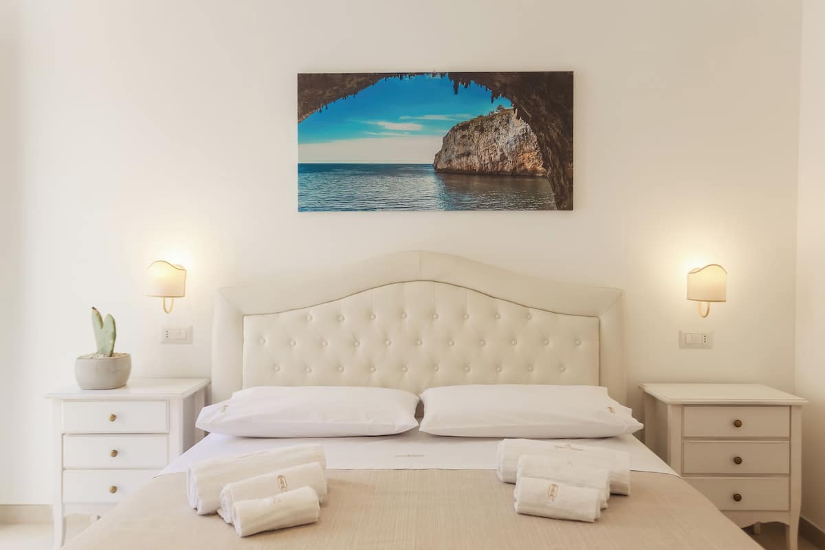 Classic Room | 1 bedroom, minibar, desk, soundproofing