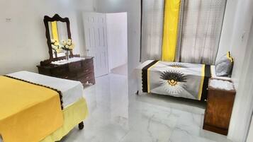 5 bedrooms, iron/ironing board, free WiFi, bed sheets