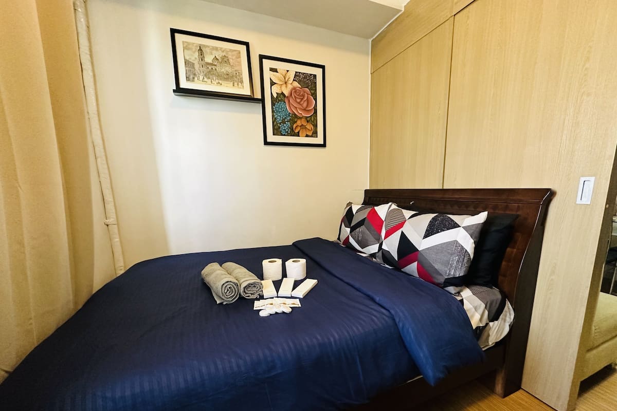 1 chambre, fer et planche à repasser, accès au Wi-Fi (inclus)