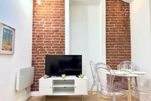 Interior - Appartement Rénové Moderne Proche Paris Stade de France Parc de la Villette (Aubervilliers)