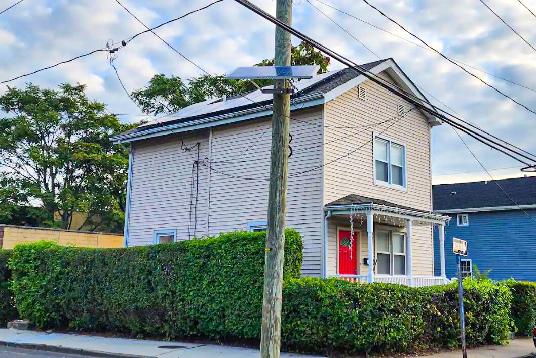 Cozy 3-bedroom house closer to American Dream, NYC, Metlife