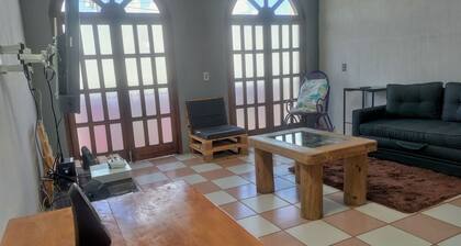 Casa Golondrinas - UbicaciĂłn Inmejorable Cerca del Centro y Plazas Comerciales