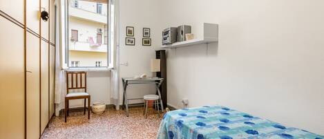 3 chambres, fer et planche à repasser, Wi-Fi, draps fournis