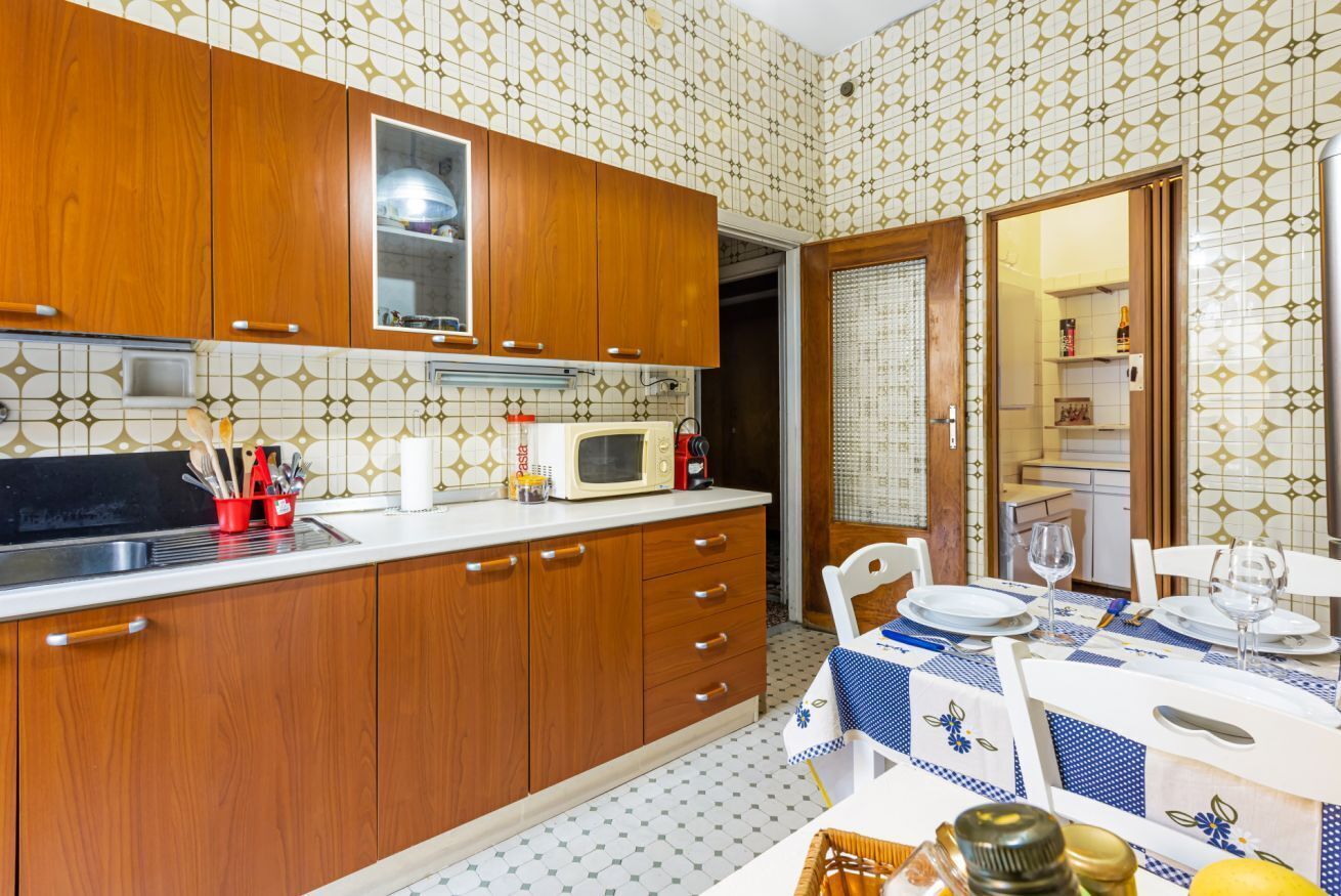 Frigorífic, microones, forn i placa de cuina 