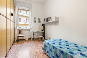 3 makuuhuonetta, silitysrauta/-lauta, Wi-Fi, vuodevaatteet