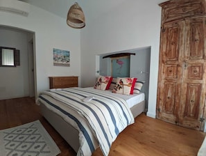 2 habitaciones, escritorio, wifi gratis y ropa de cama 