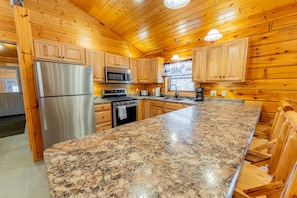 Fridge, microwave, oven, stovetop - Cedar Pine Lodge & Trails End Barn: Your Ultimate Winter Getaway with Heated Comfort! (Munising)