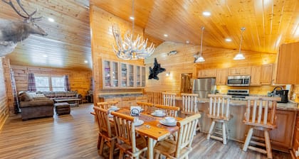 Cedar Pine Lodge & Trails End Barn: Spring into Adventure – ORV Trails & Scenic Exploration!