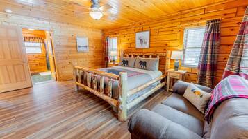 4 bedrooms, iron/ironing board, free WiFi, bed sheets