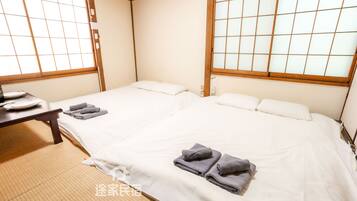 3 bedrooms, desk, iron/ironing board, WiFi