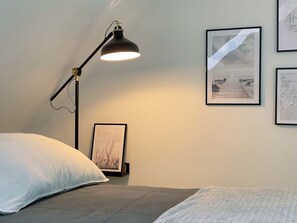 Unclassified image, 4 of 14, button