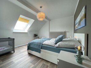 2 bedrooms, WiFi - 50113 Ferienwohnung "chanel" - Die Ferienwohnung Chanel Bietet Platz für 3 Erwachsene und ein (Wittmund)