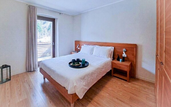 2 bedrooms, free WiFi, bed sheets - Regina 9 (Alleghe)