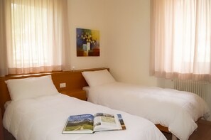 2 bedrooms, free WiFi, bed sheets - Regina 9 (Alleghe)