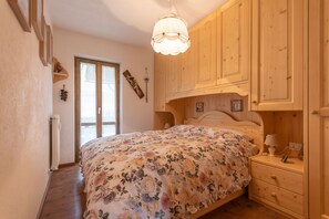 2 bedrooms, bed sheets - Casa Sot Crozè (Pozza di Fassa)