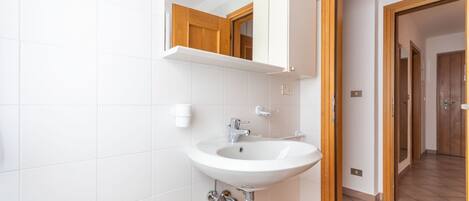 シャワー、タオル