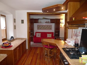 Fridge, microwave, oven, coffee/tea maker - Maison al Lago (Alleghe)