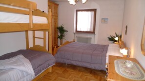 1 chambre, literie fournie