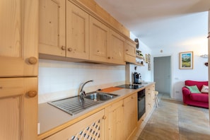 Fridge, oven, dishwasher, coffee/tea maker - Casa Rosi (Pozza di Fassa)