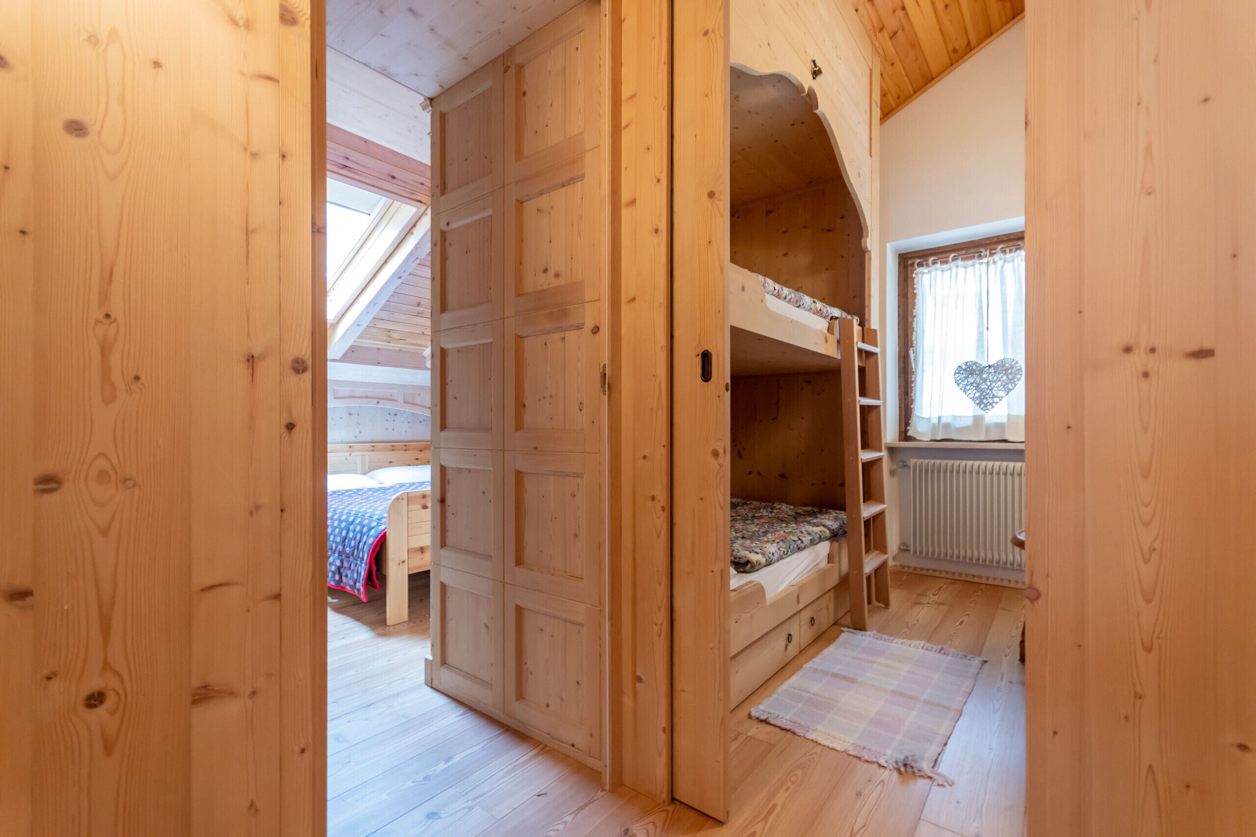 2 bedrooms, bed sheets