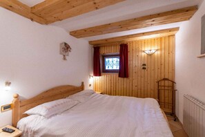 1 chambre, accès au Wi-Fi (inclus), literie fournie