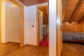 3 bedrooms, bed sheets - Dimora Catitti (Mazzin)