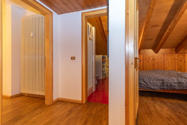 3 habitaciones y ropa de cama