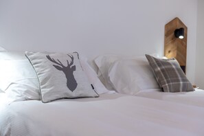1 bedroom, in-room safe, free WiFi, bed sheets